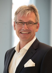 7827_2023_Portraits_MacAuliffe