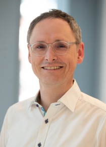 7827_2023_Portraits_MacAuliffe